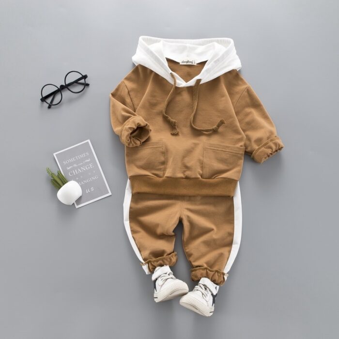 Cute toddler wearing a cozy baby casual cotton sweater terno.