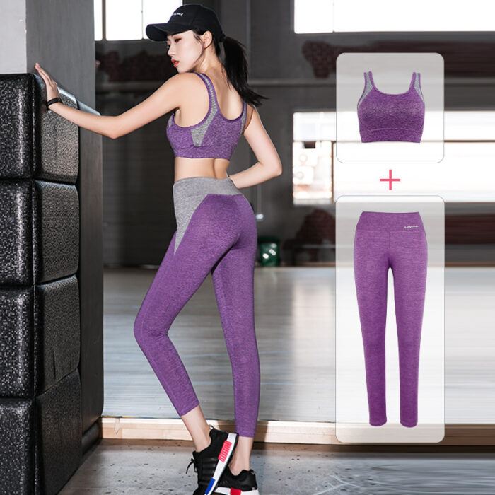 197101044990.jpg Woman wearing a premium 2-piece matching workout set and breathable sportswear, perfect for gym fitness