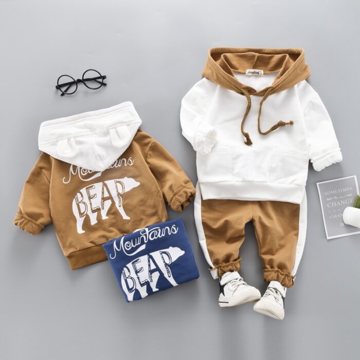 Cute toddler wearing a cozy baby casual cotton sweater terno.