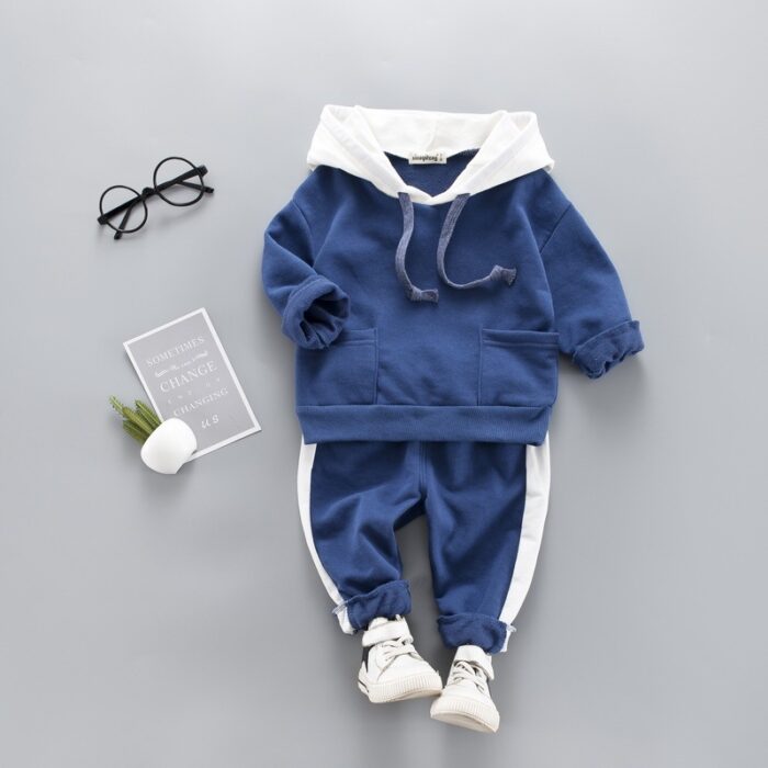 Cute toddler wearing a cozy baby casual cotton sweater terno.