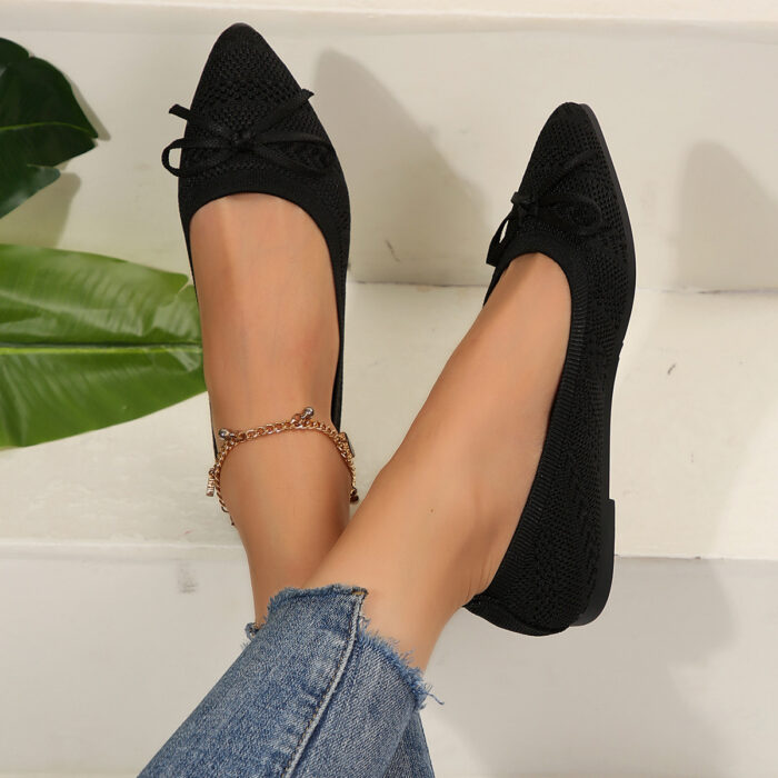 78c61ffc-b3ea-4fb6-bfa4-af5920b7d279.jpg Women's knitted pointed-toe loafers with a stylish bow, perfect as comfortable office shoes for women.
