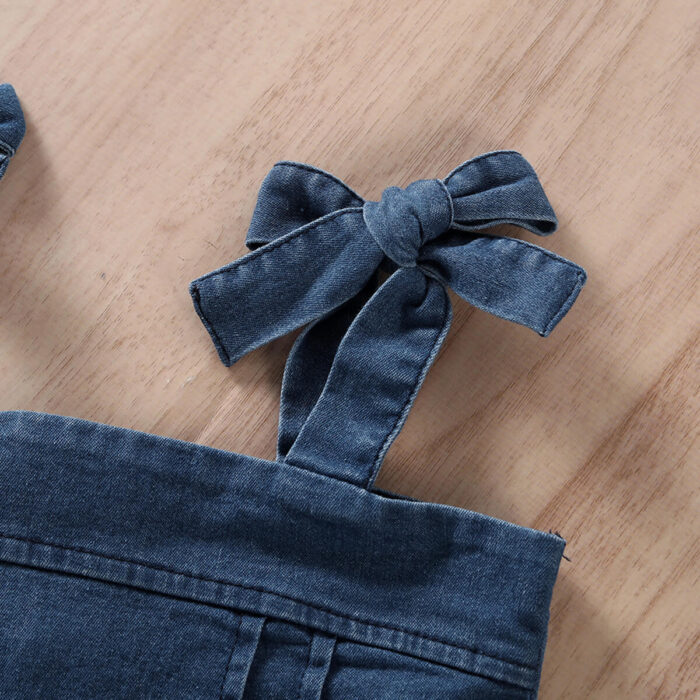 08e9df08-dc86-41b6-801d-95f49bb4dc05.jpg Cute little girl wearing a trendy blue girls denim crop top terno.