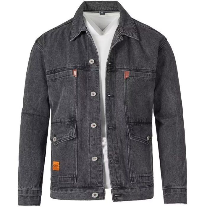 373e10c1-5ae7-4f32-ae50-5c4bd2095925.jpg A stylish man wearing a trendy mens slim fit denim jacket for a sleek Korean streetwear look.